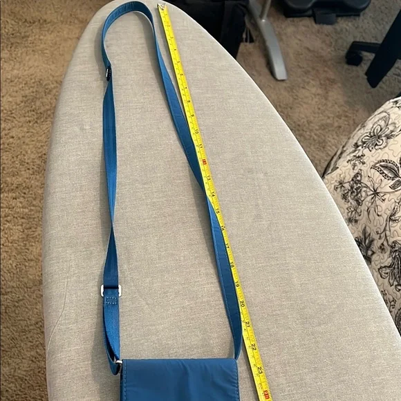 Athleta Nylon Crossbody phone Bag - Picture 13 of 13